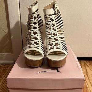 JustFab, White Wedges